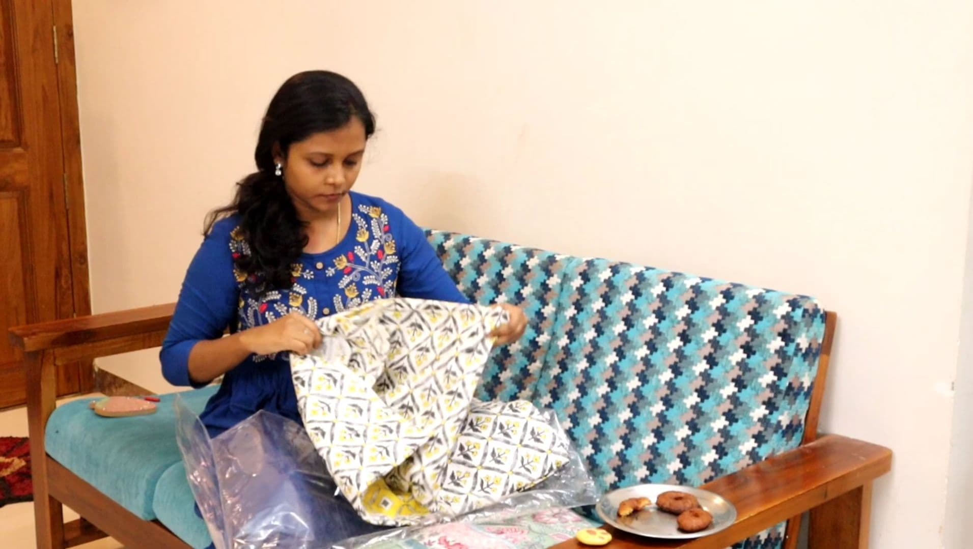 D Vlog/ Morning routine/ Breakfast & lunch preparation/ How I keep grocery fresh in winter, Bedsheet